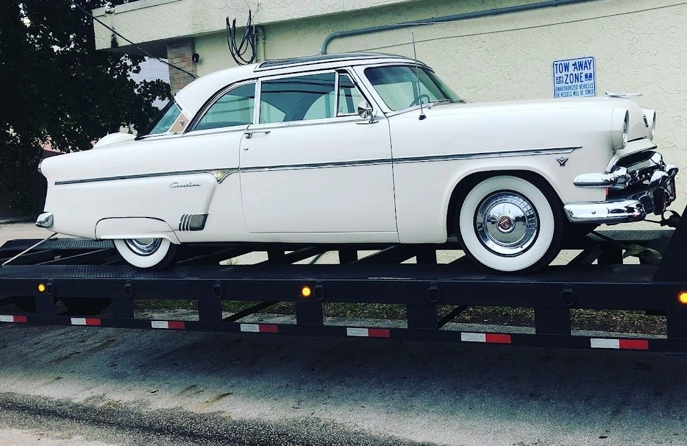 Luxury Car Collectors & Enthusiasts
